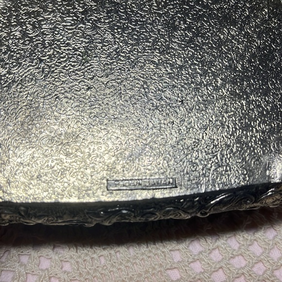 1950’s Japan Colonial Revival Embossed Silver Plate Jewelry Box - Picture 4 of 15